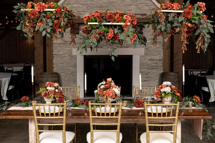 by_Earthen-Spice-Event-hydrangea-cabbageroses-sunflower-peony-eucalyptus